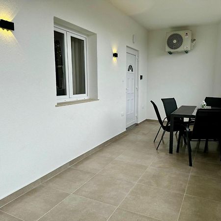Cellinis Home Apartment Ядраново Екстер'єр фото