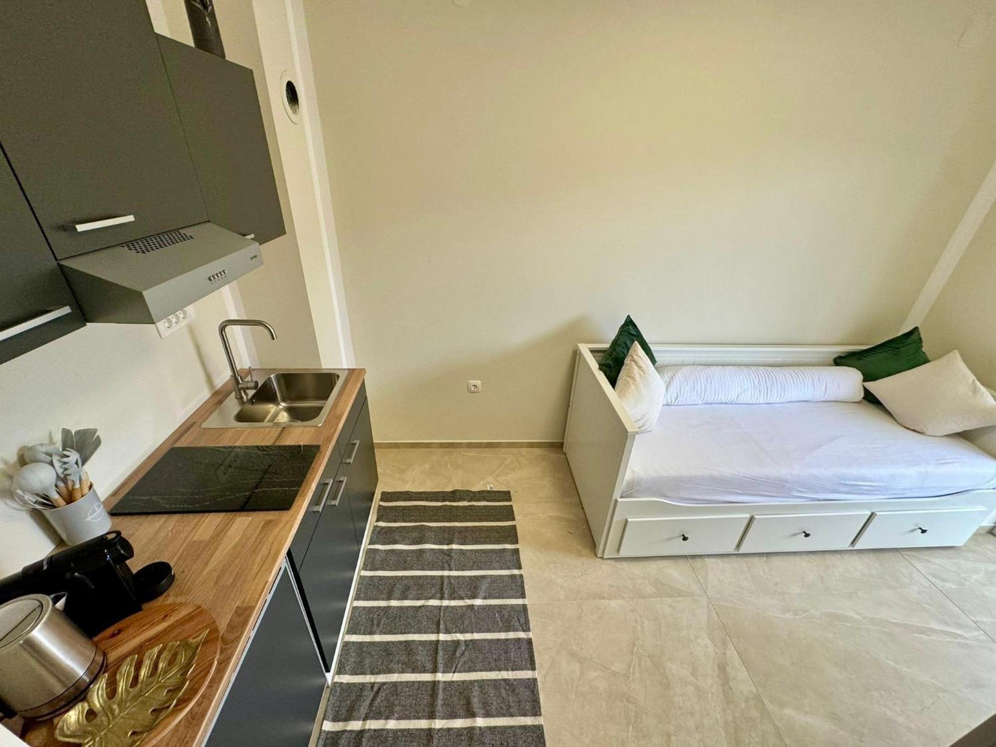 Cellinis Home Apartment Ядраново Екстер'єр фото
